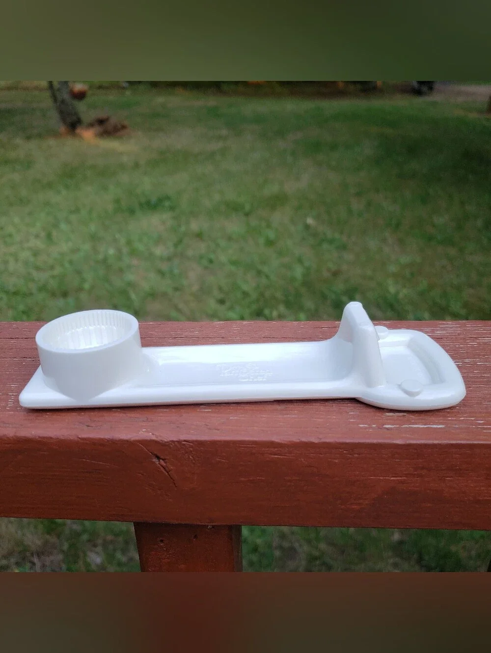 Pampered Chef Easy Opener #2590 Magnetic Bottle Can Tool - Retired - Made in USA